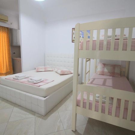 Andy Apartments Саранда Екстер'єр фото