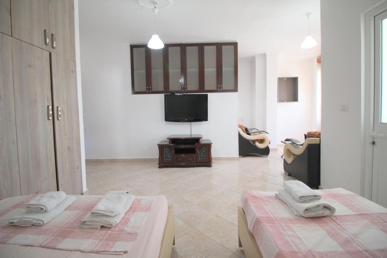 Andy Apartments Саранда Екстер'єр фото