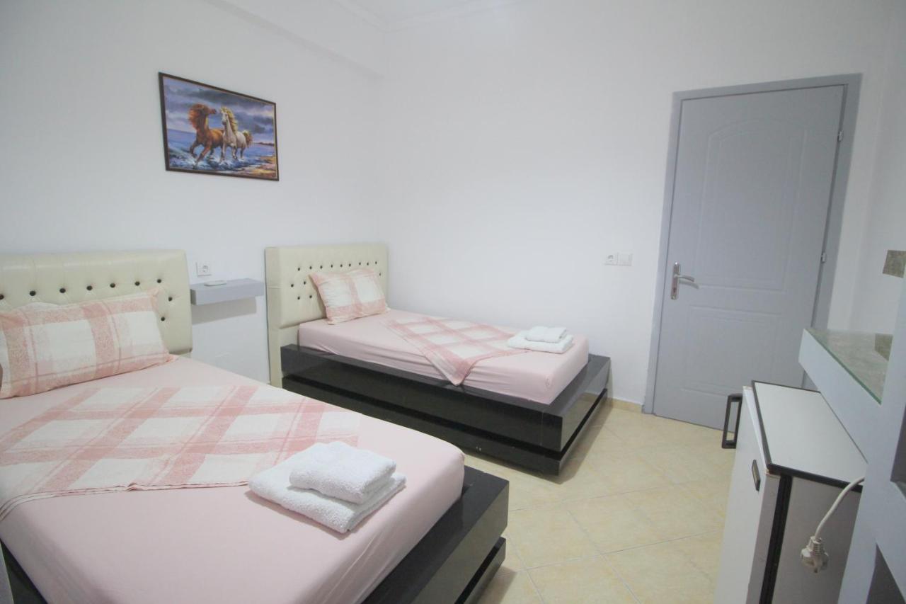 Andy Apartments Саранда Екстер'єр фото