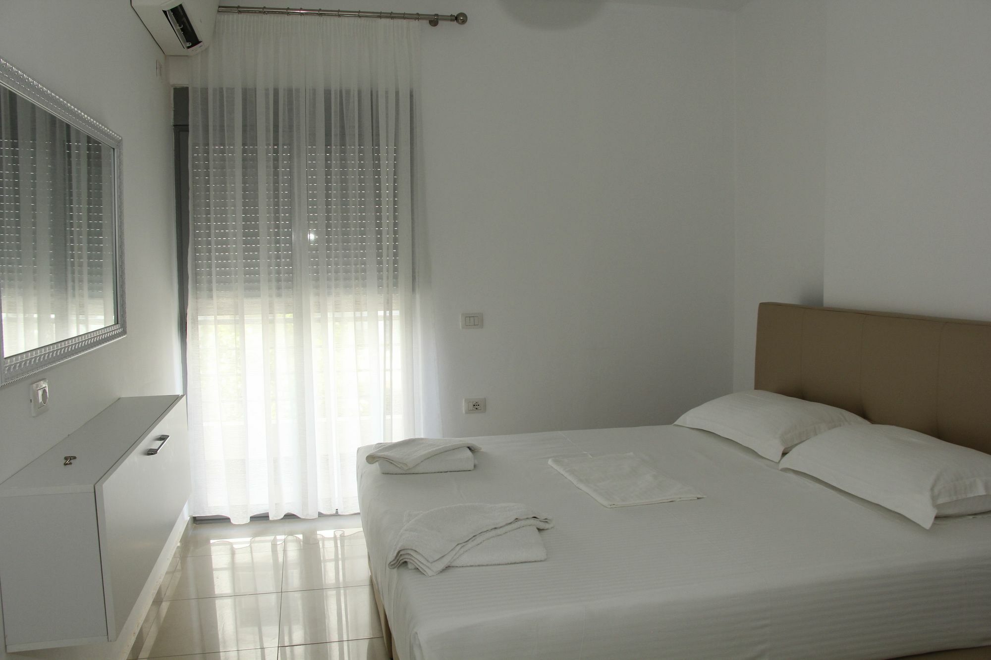 Andy Apartments Саранда Екстер'єр фото